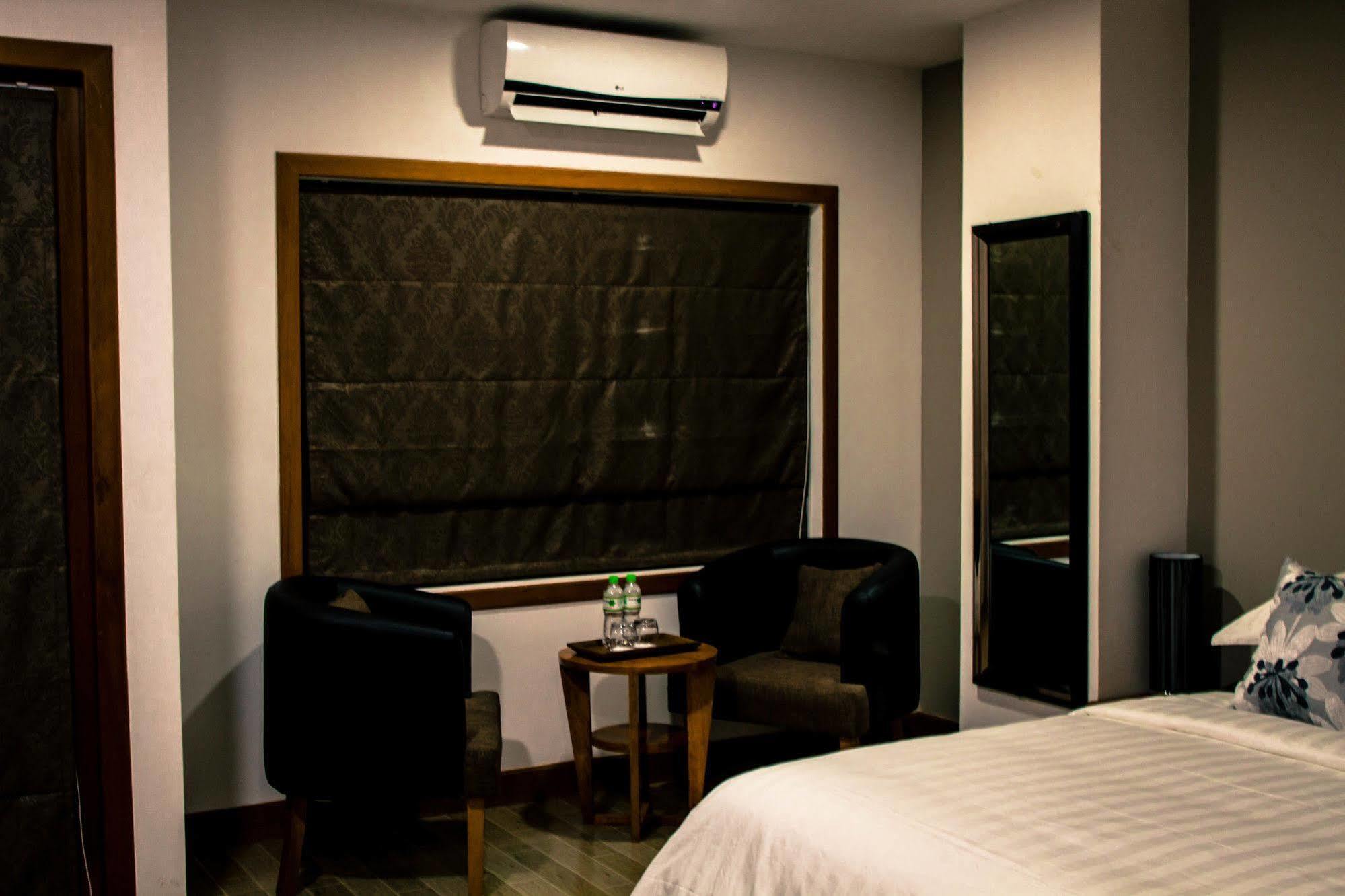 Point Boutique Hotel Phnom Pen Exterior foto