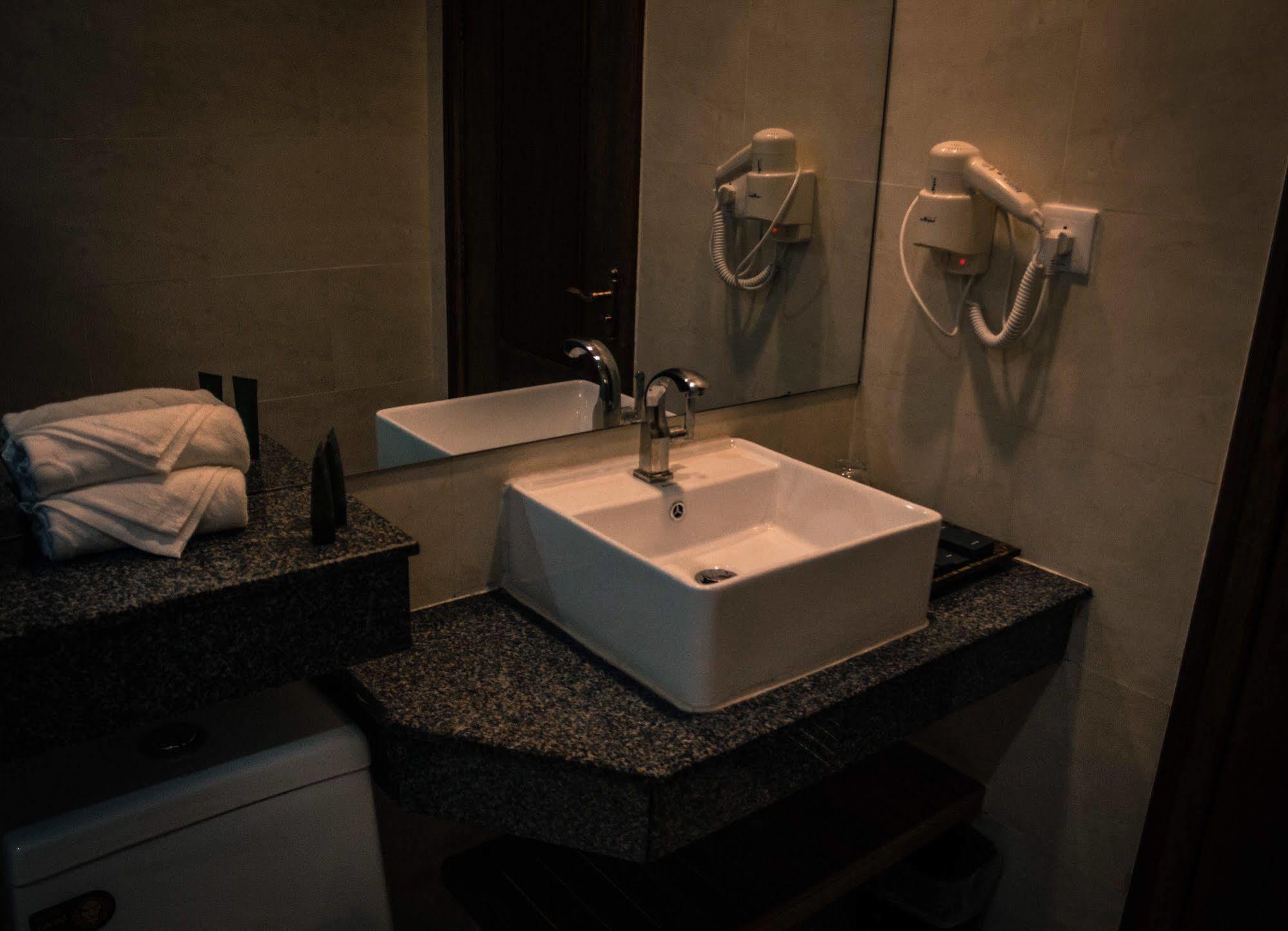 Point Boutique Hotel Phnom Pen Exterior foto